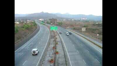 Four men rob truck driver on Pune-Mumbai Expressway