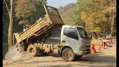 Trippers truck mows down motorcyclist in Ludhiana.