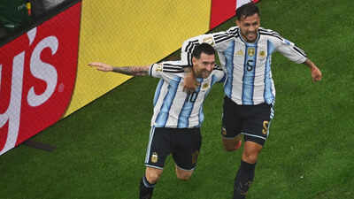  Messi braces for history as clinical Argentina storm into Round of 32