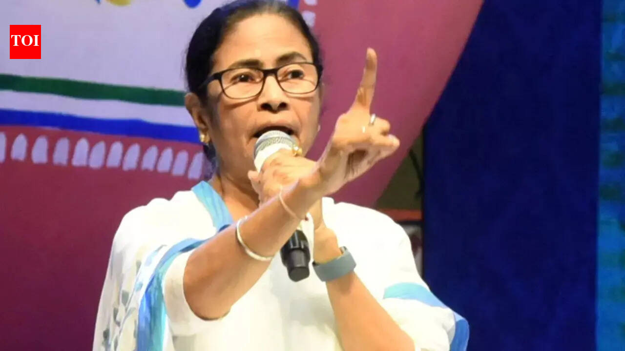 Rebel bloc removes Mamata Banerjee from TMC chief's post, to tell EC it's the 'real party'