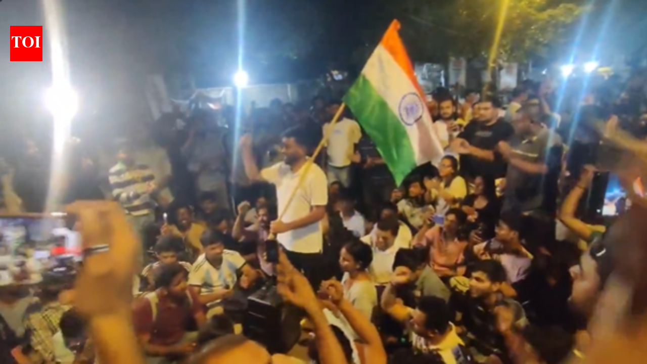 Day 4 of CJP protest: Cockroaches voice for 'sadda haq' amid Delhi Police fiasco as demand for Dharmendra Pradhan's resignation continues