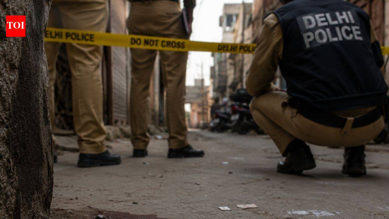 'Abdomen slit open': Delhi man attacks elder brother with razor over Rs 300 dispute