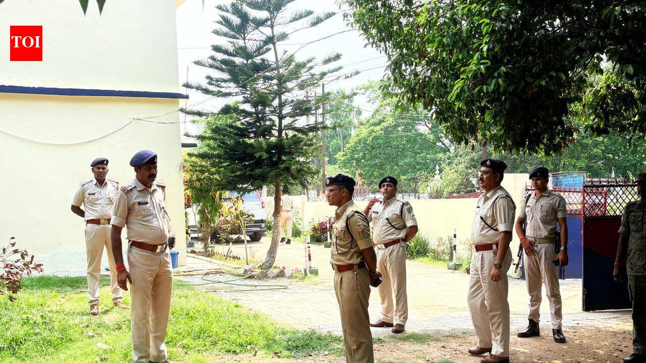 42 people facing warrants held in Bokaro