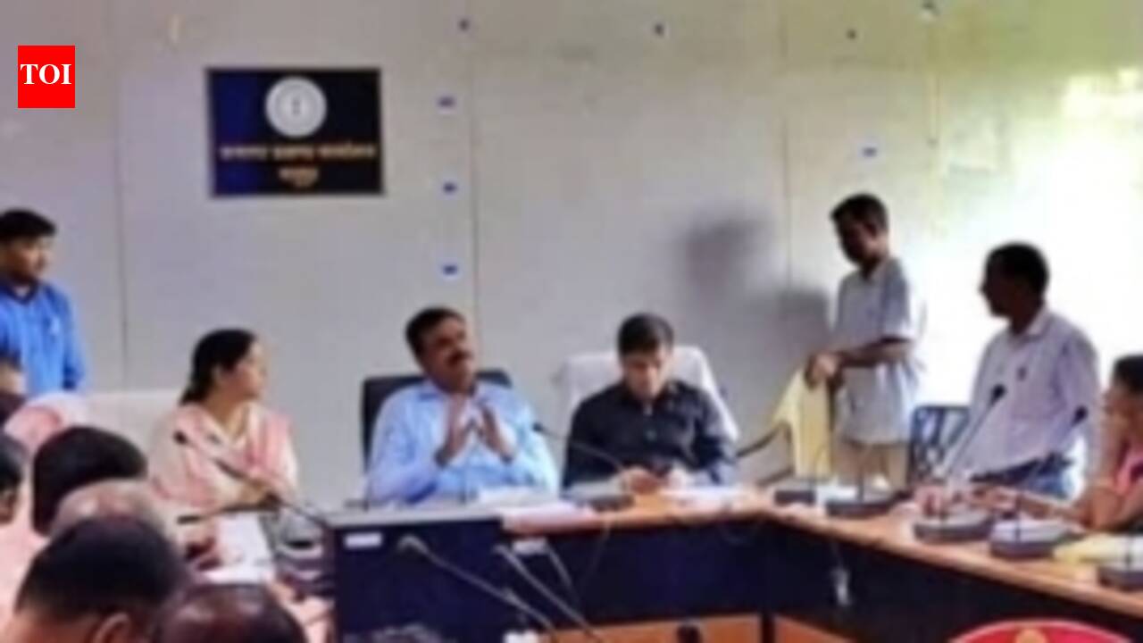 CEO visits Santhal Pargana to review pre-SIR works