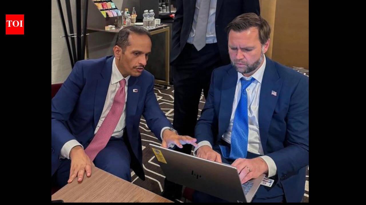 Does VP not have his own login? Odd detail from JD Vance-Jared Kushner's photo triggers concerns