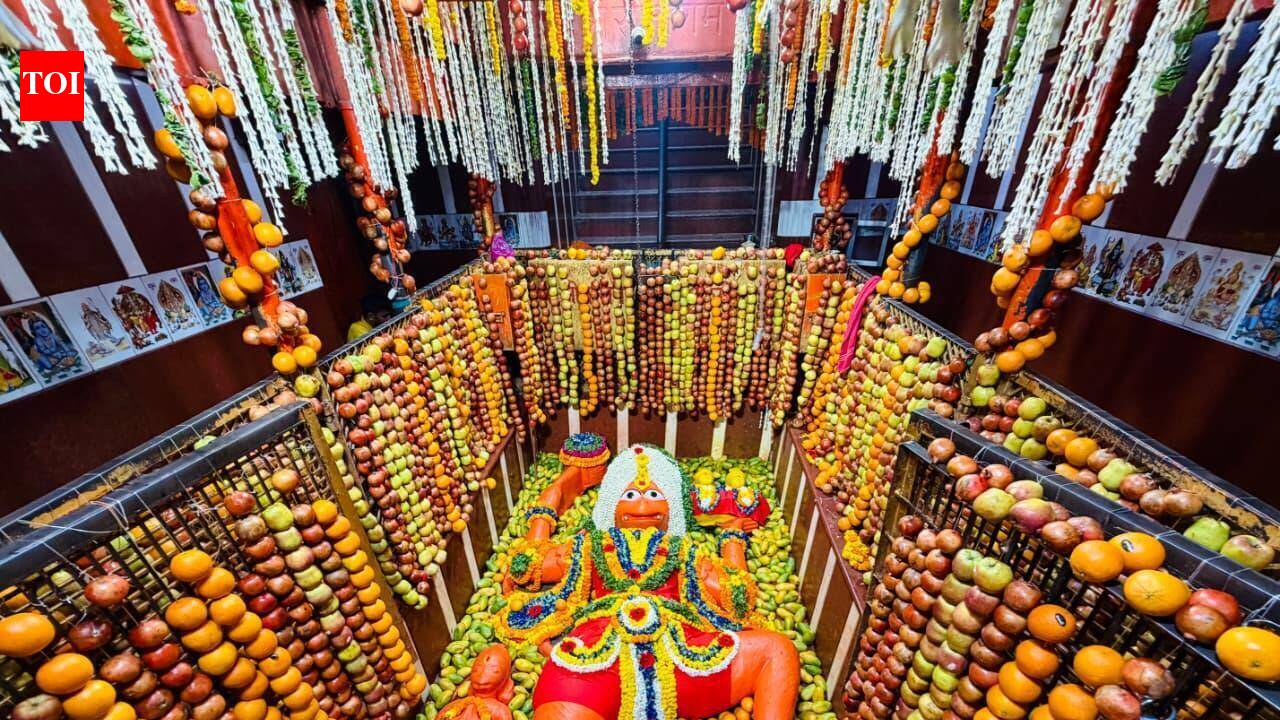 Faith triumphs over heat as devotees celebrate last Bada Mangal