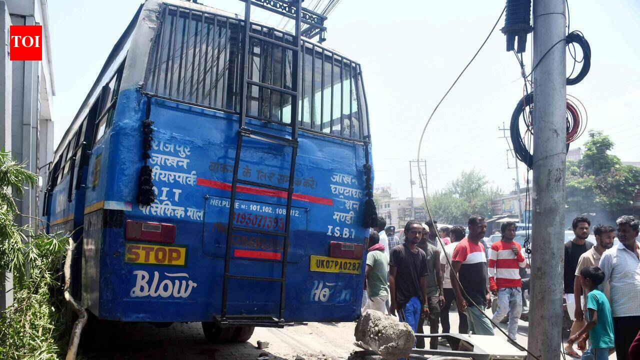 Bus runs over labourers in Doon after driver falls ill; 2 dead, 4 injured