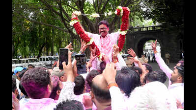 Nashik MLC polls winner Gokul Gite joins Shiv Sena as associate member
