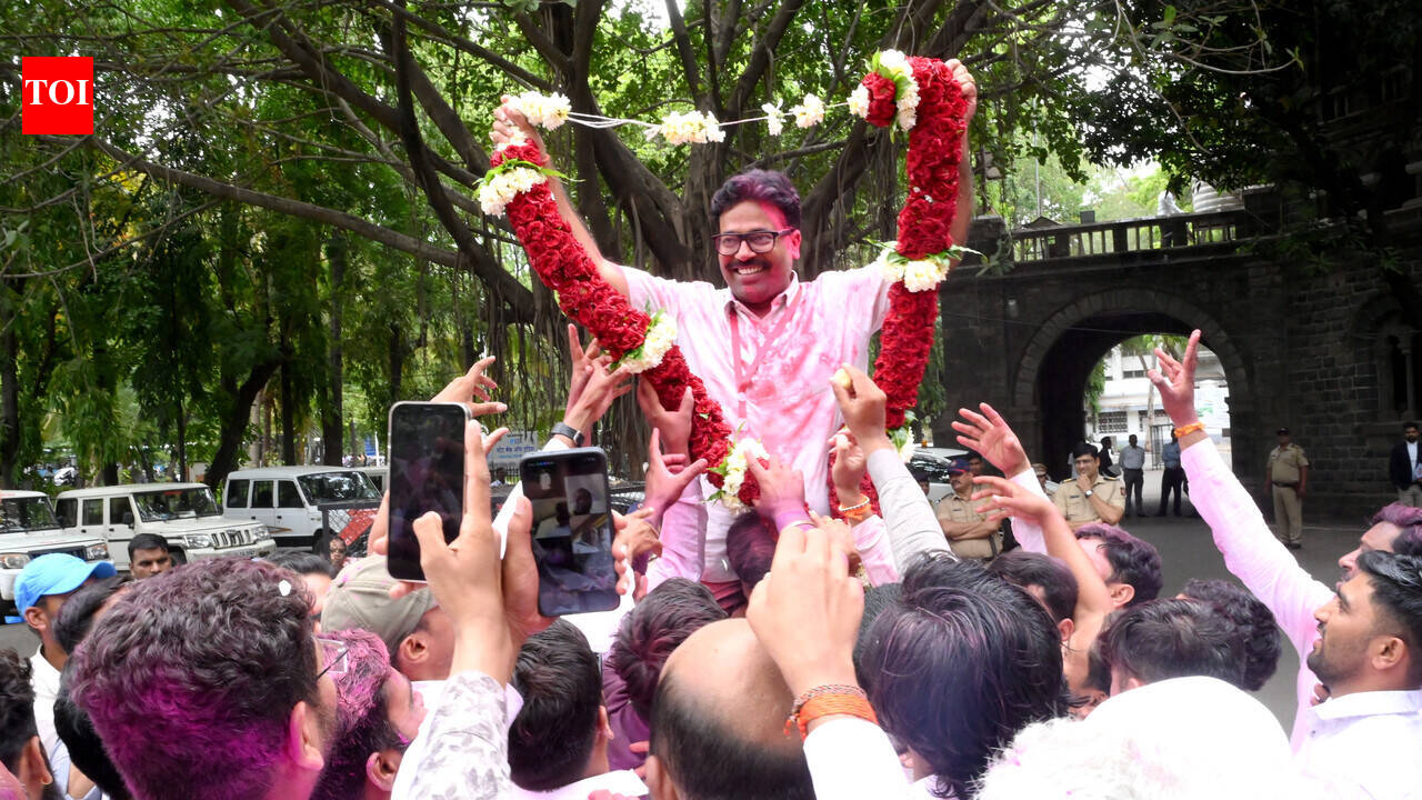 Nashik MLC polls winner Gokul Gite joins Shiv Sena as associate member