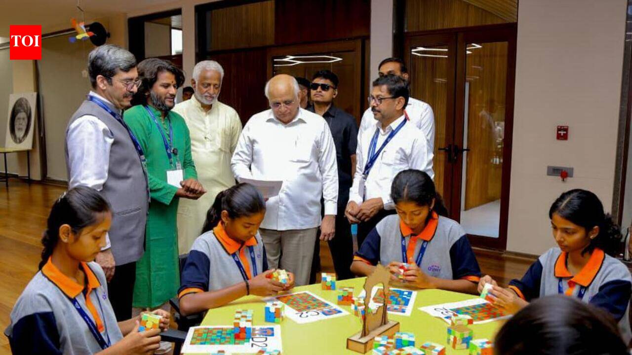 Gujarat chief minister launches Praveshotsav from Vadnagar school