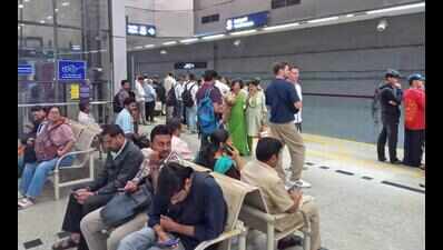 Commuters vent anger: No phone network, crowded platforms & Bengaluru Metro Rail Corporation Ltd’s radio silence