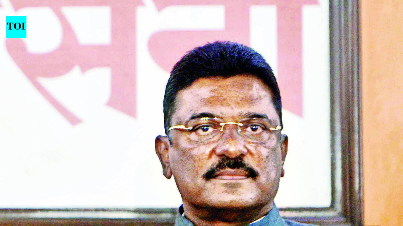 Strict measures against erring pvt bus operators, touts: Sarnaik