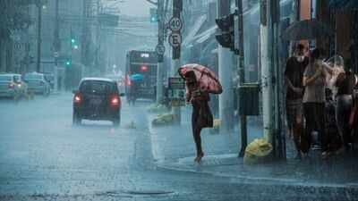 Heavy rainfall lashes parts of Mumbai; IMD issues orange alert