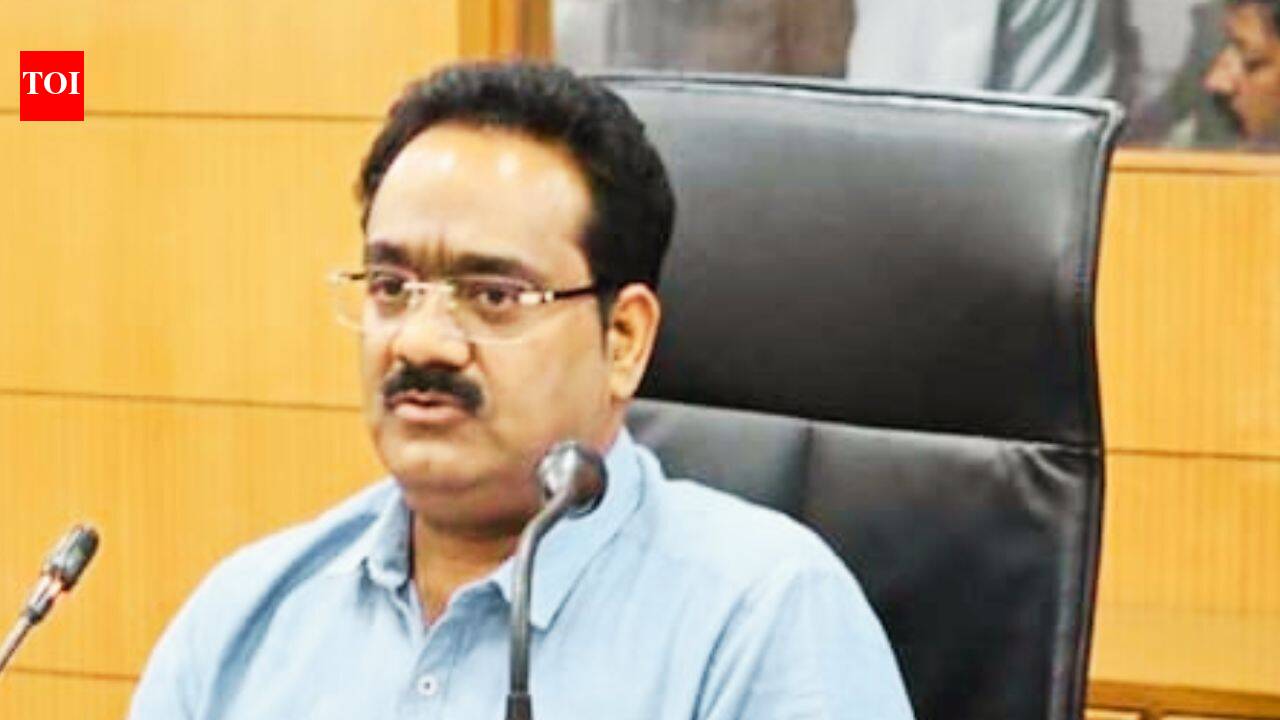 IAS officer held for siphoning Rs 60 crore from Haryana govt a/cs
