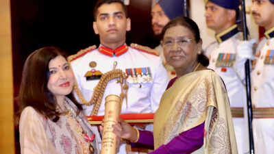 Alka Yagnik says she's 'slowly finding way back' after health battle, expresses gratitude for Padma Bhushan