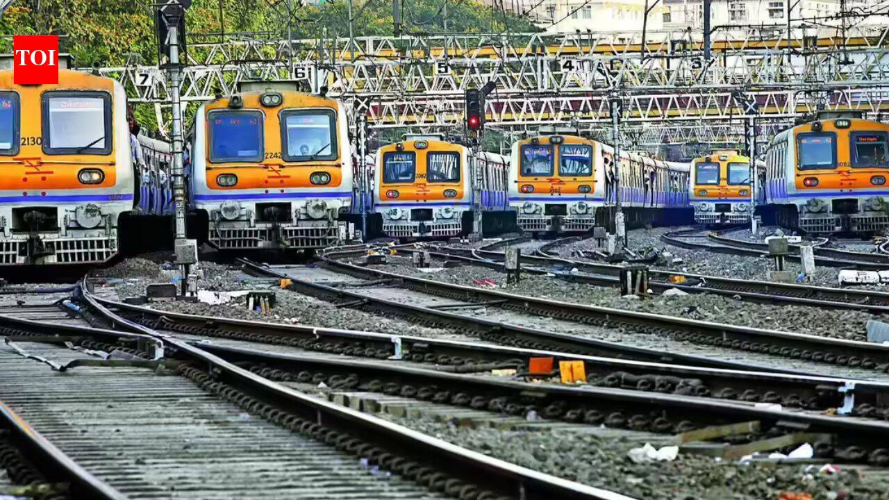 Mumbai local shocker: 22-year-old stabbed in first-class coach