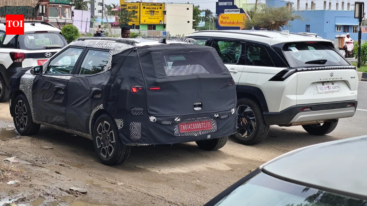 Hyundai Bayon SUV spied alongside Maruti Victoris: Details