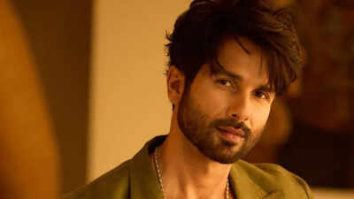 Fan asks Shahid Kapoor where to find men like Kunal from ‘Cocktail 2’; Actor’s response leaves internet in splits