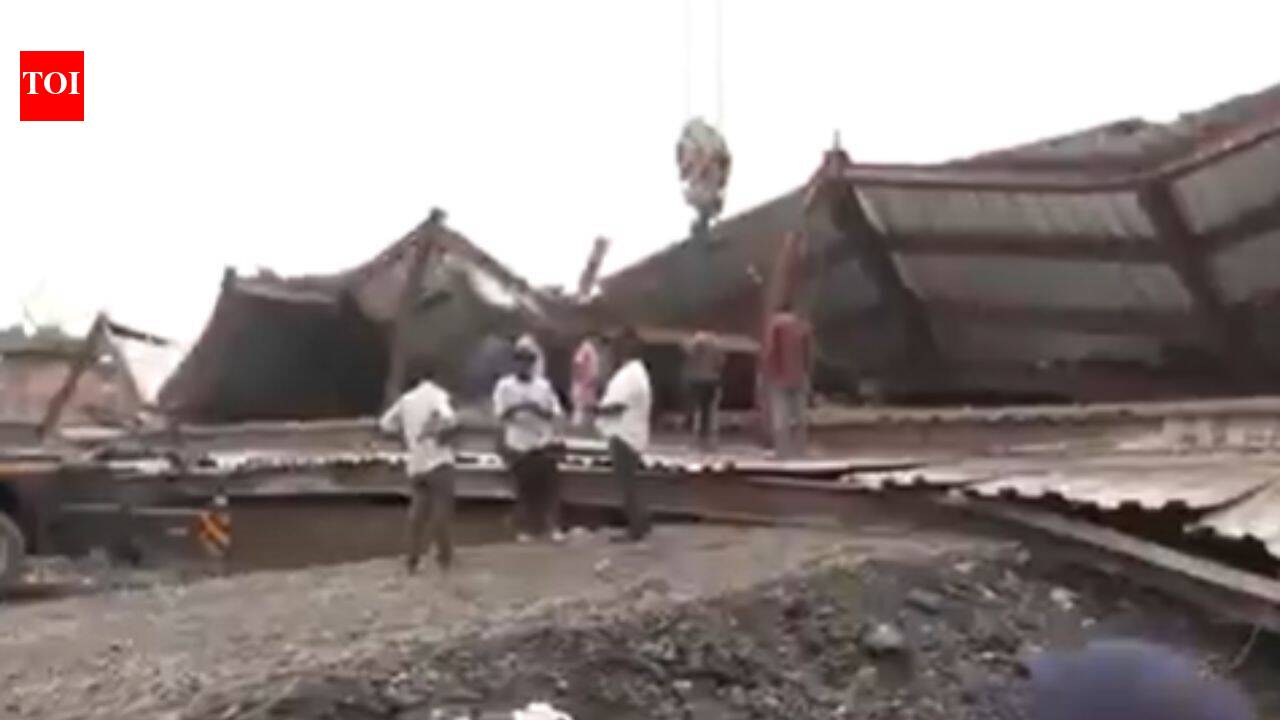 Kolkata warehouse roof collapses during construction, several feared trapped