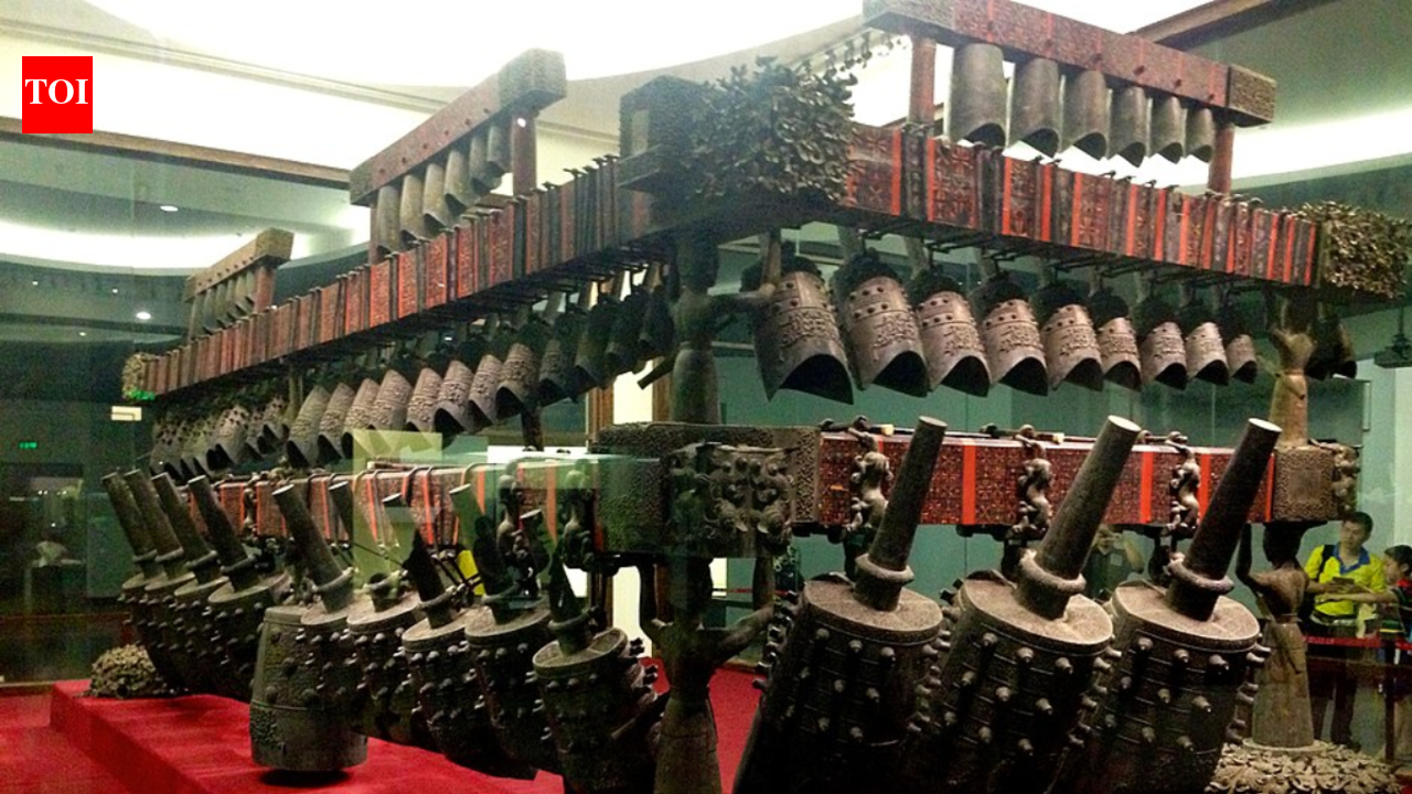In 1978, Chinese workers dredging a river channel unexpectedly found the Zeng Hou Yi chime bells