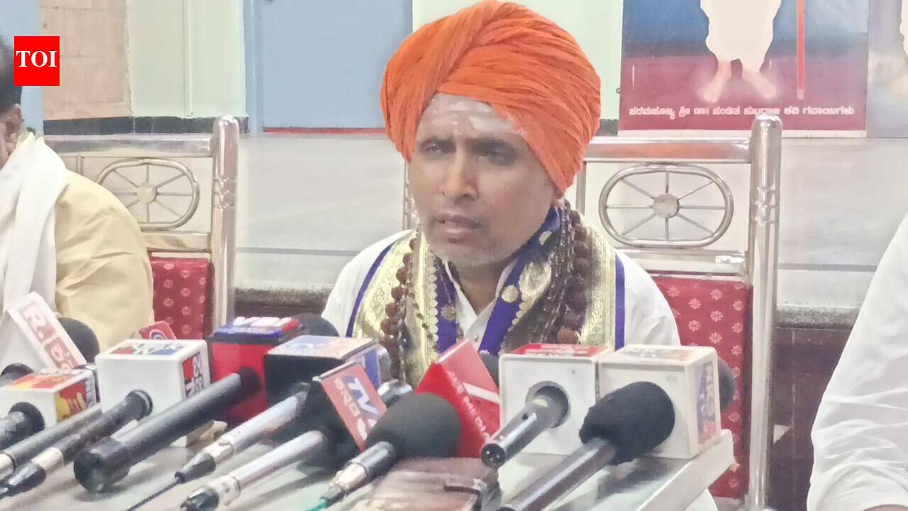 Pontiff alleges life threat from six Veereshwar Punyashrama office bearers