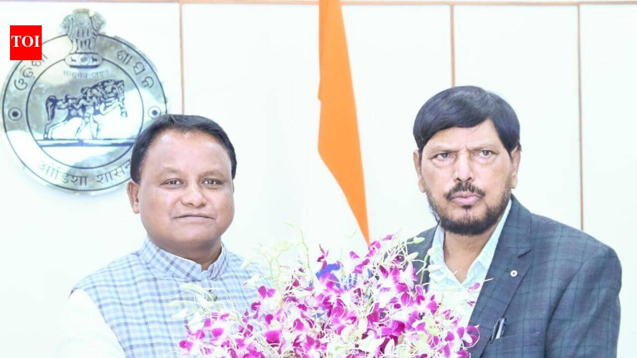 Union min reviews social welfare schemes implementation in state