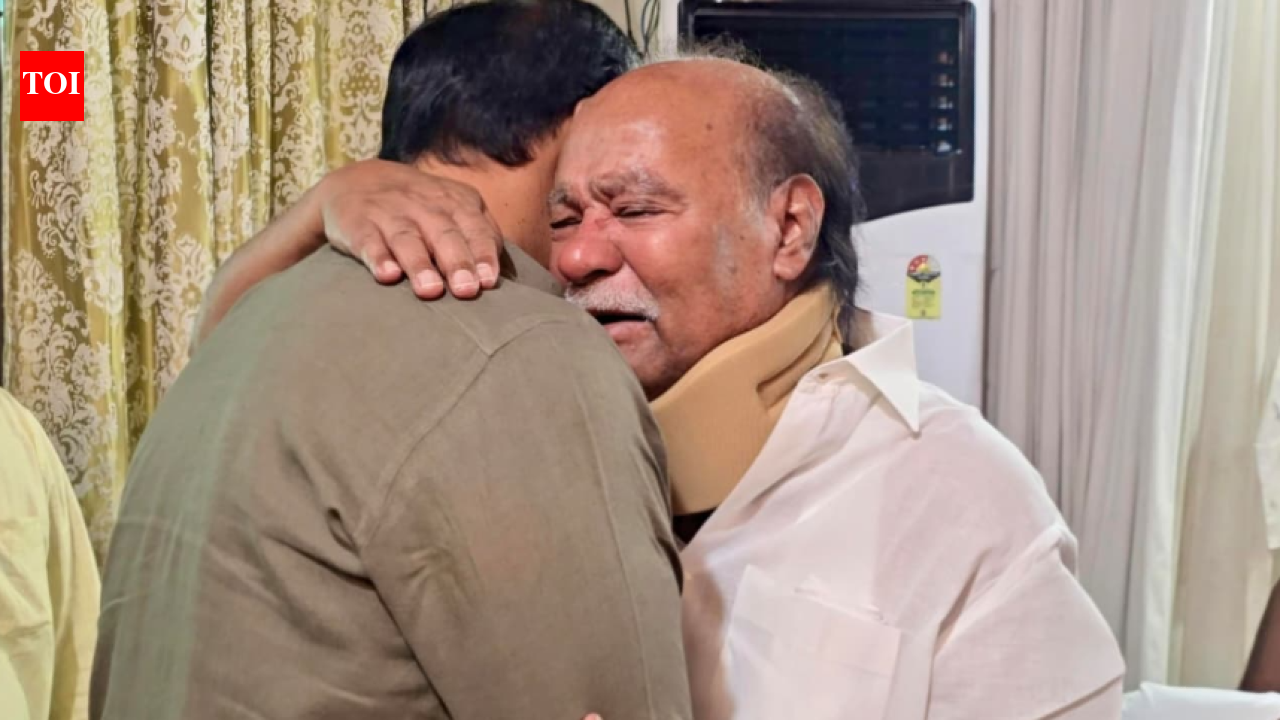 Anbumani meets father Ramadoss after months, falls at his feet, reconciles with him with tears and deep embrace