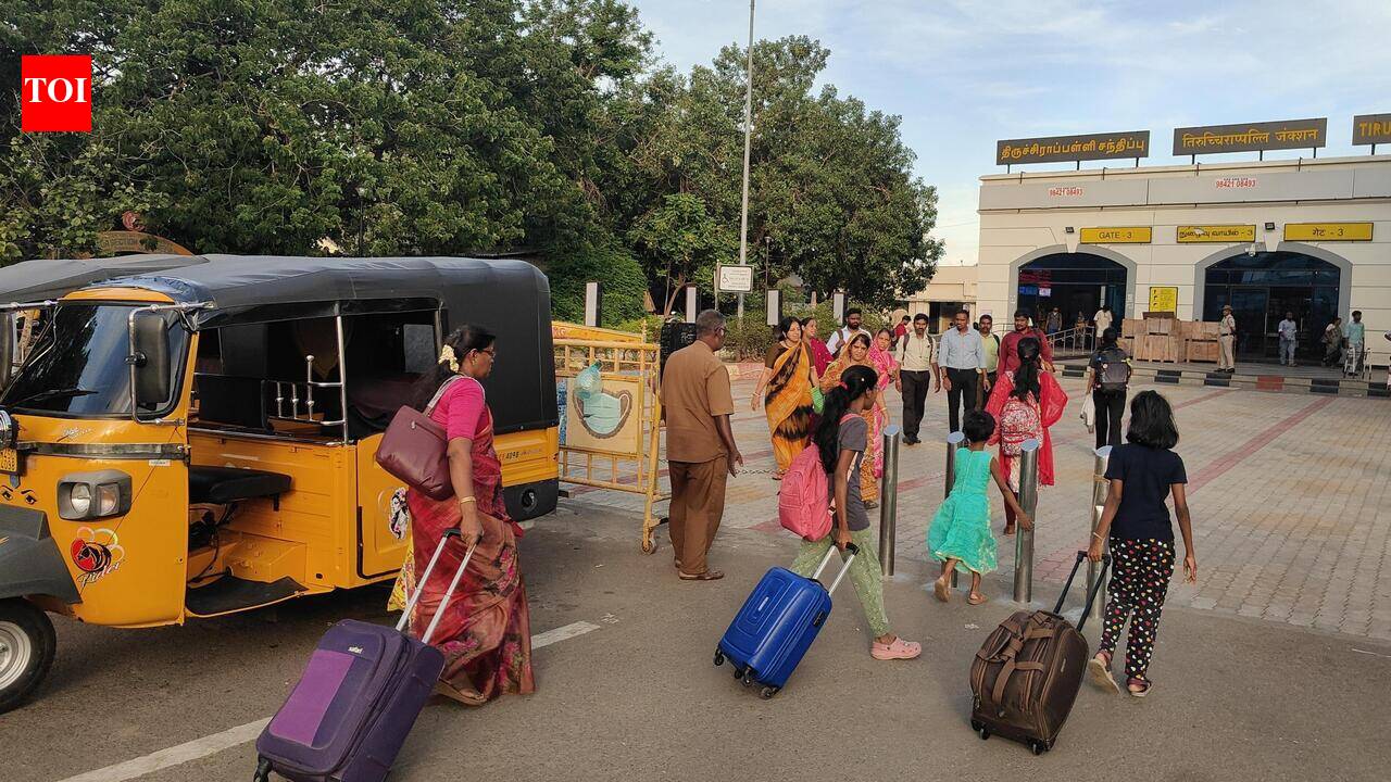 Autos fleece at will at Trichy railway jn
