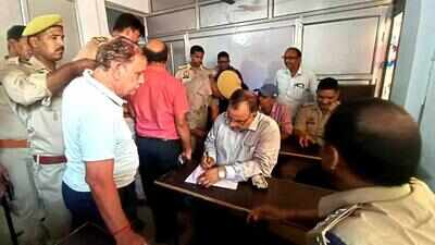 Institute closes gates to evade PDA, fire dept action