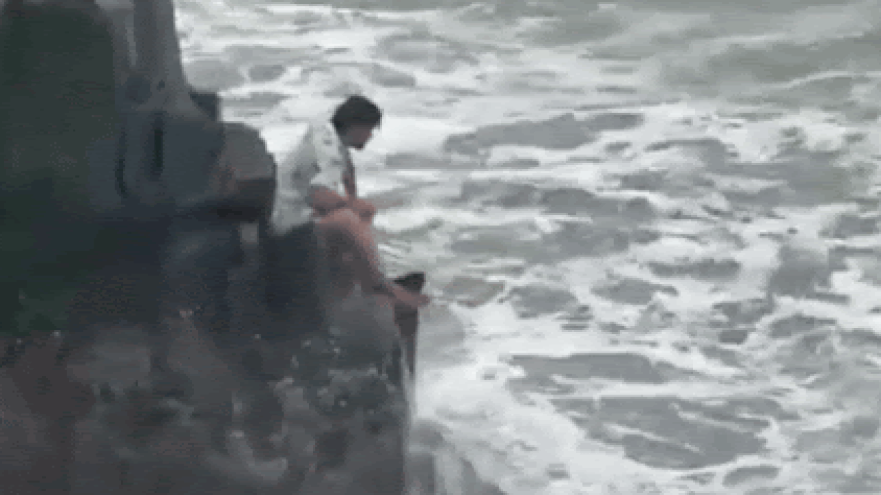 Karnataka tourist slips from rocks, drowns off Goa coast; video goes viral