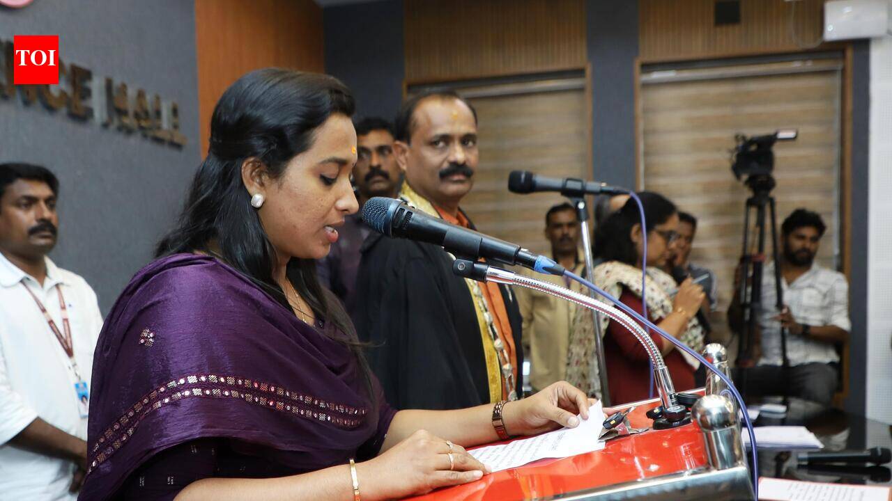 19 T’puram BJP councillors retake oath after HC verdict