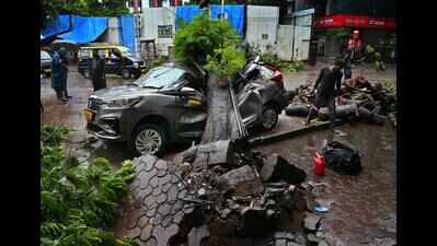 Overnight downpour drenches Mumbai within 24 hours of monsoon onset; several areas record triple-digit rainfall
