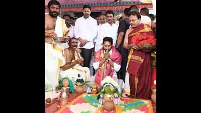 Jagan takes part in Lakshmi Narasimha Swamy temple consecration ceremony