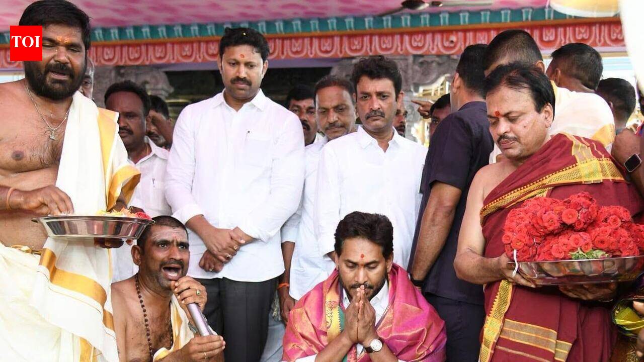 Jagan takes part in Lakshmi Narasimha Swamy temple consecration ceremony