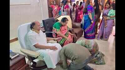 Anbumani meets father Ramadoss after months of political fallout