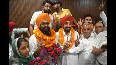 AAP sweeps Zirakpur civic body as top officials elected unopposed
