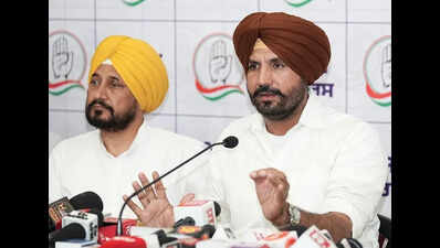 Cong boycotts Mann, seeks his resignation and FIR under sacrilege law