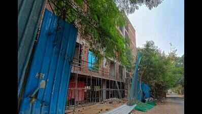 Corrugated sheet barricading mandatory at Gurgaon construction sites