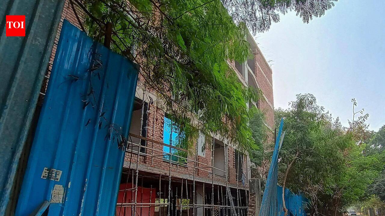 Corrugated sheet barricading mandatory at Gurgaon construction sites
