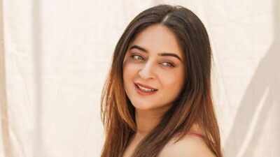 Mahhi Vij confirms she is not participating in Lock Upp 2; plans vacation with daughter instead