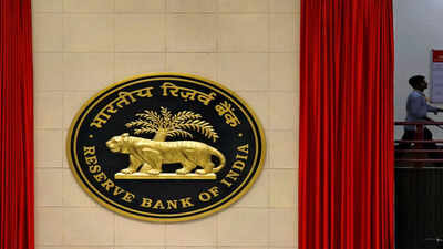RBI retains Rs 1 lakh cr threshold for upper layer