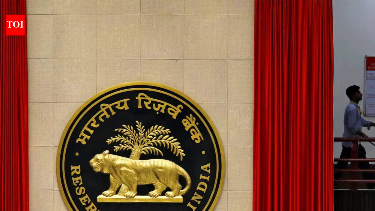 RBI retains Rs 1 lakh cr threshold for upper layer