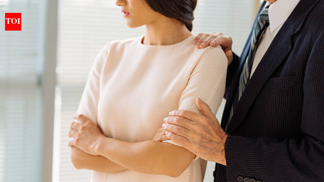 Psychology says the habit of over-apologizing is quietly training people to disrespect you