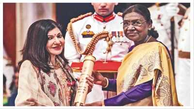 It wasn’t easy, but I’m ecstatic I went personally and received the award: Alka Yagnik