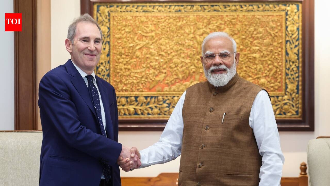 Amazon CEO Andy Jassy meets PM Narendra Modi; announces  billion investment; says in a ‘thanks note’: We came to India over a decade ago and have since …  timesofindia.indiatimes.com