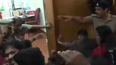 Scuffle erupts inside Thiruvananthapuram Corporation as CPI(M), BJP councillors clash outside mayor's office