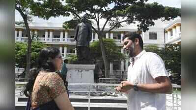 Arun Yogiraj completes Krishna Shila statue of Devaraj Urs in Mysuru