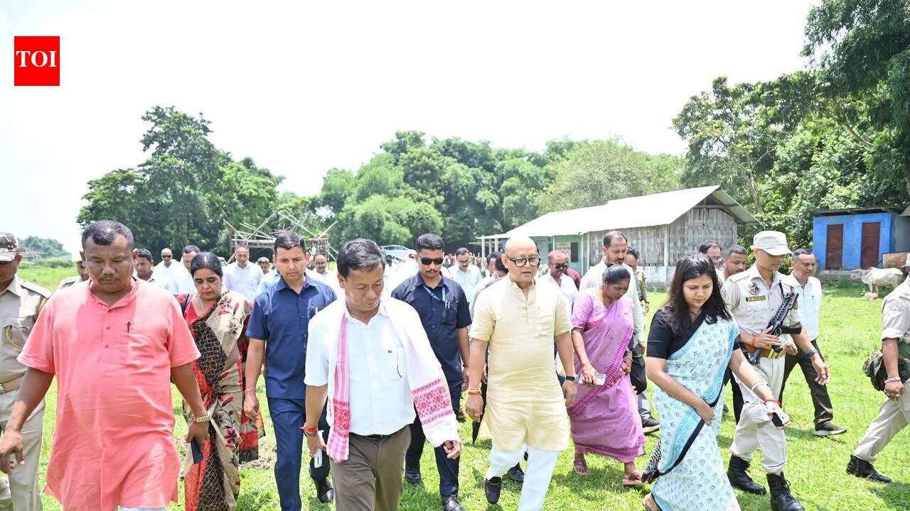 Water resources minister reviews conditions in flood-hit Majuli