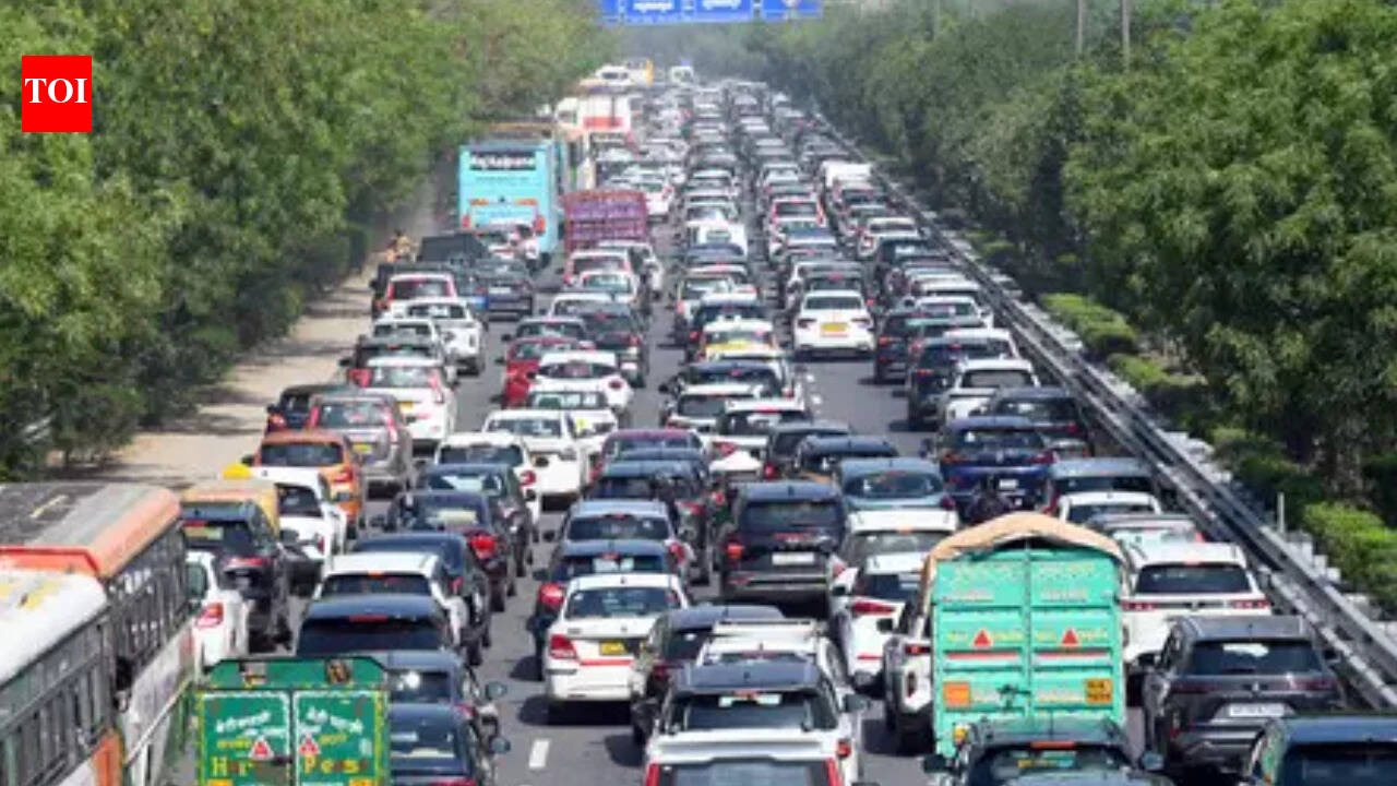 SUV breakdown leads to crash, hour-long traffic chaos on Delhi–Gurgaon expressway