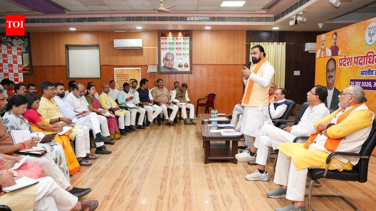 CM asks BJP workers to flag irregularities, strengthen coordination